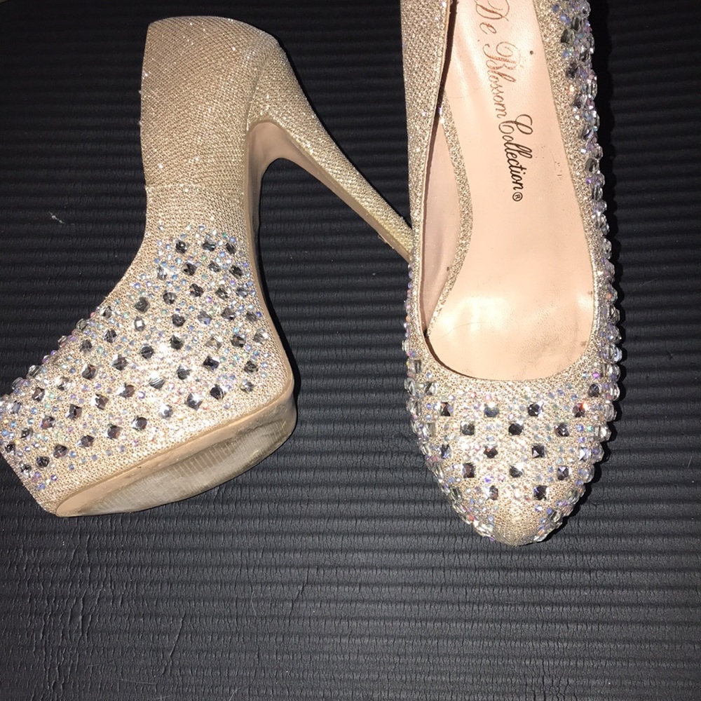 Heels - Picture 3 of 3